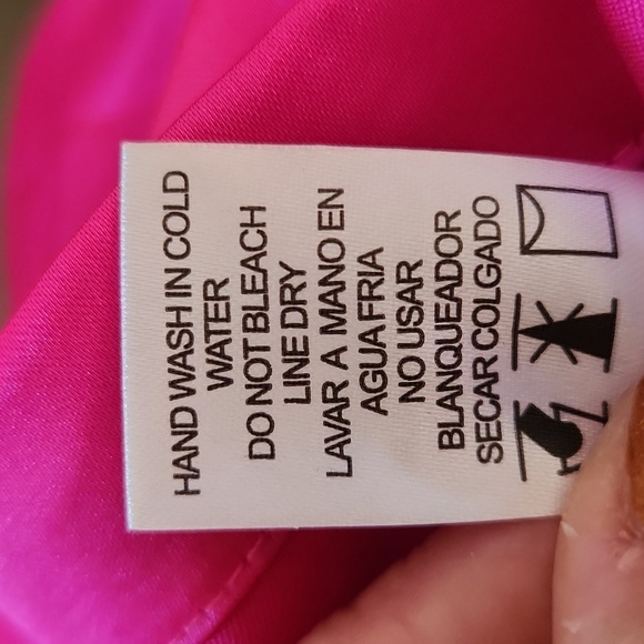 HOT PINK ☆ BOXY STYLE ☆ SATIN ☆ SHORT SLEEVE TOP ☆ NWT - Picture 9 of 9